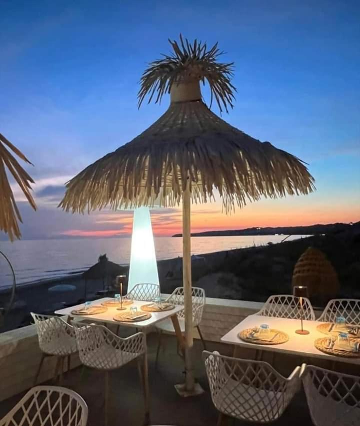 La Dama Bianca Bovo Marina Hotel มอนตาลเลโกร ภายนอก รูปภาพ